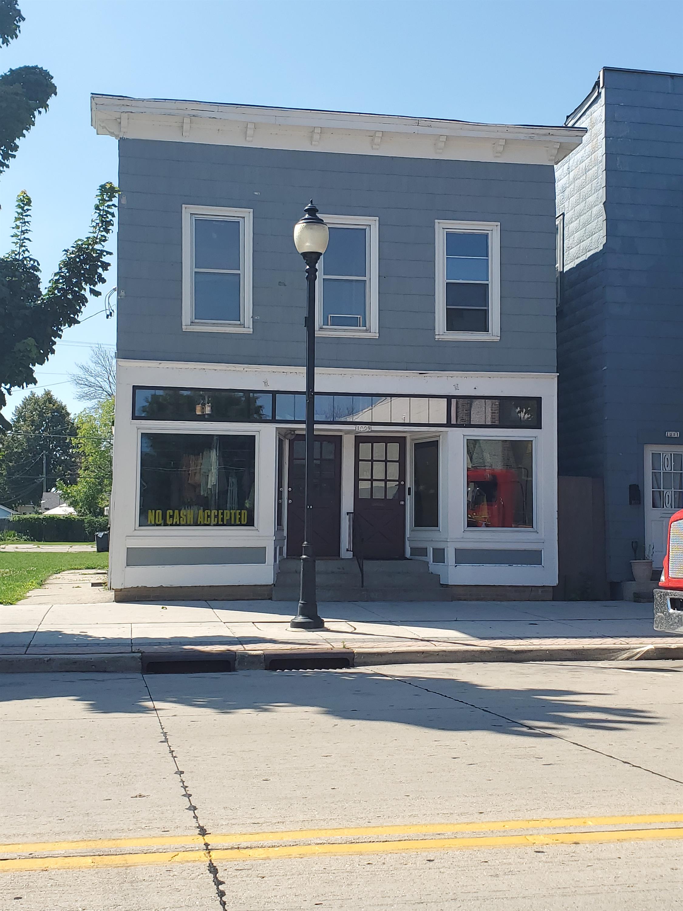 1009 Michigan Avenue - 1009A upper